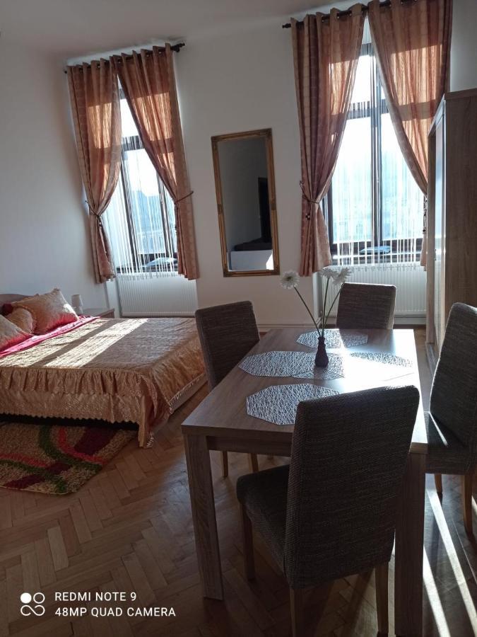 Apartament Piata Sfatului Braşov Extérieur photo